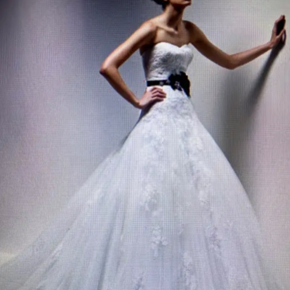 Enzoani Fatima Wedding dress size 2 - Picture 3 of 7